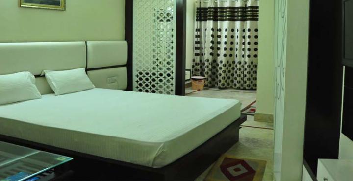 Hotel Basera Vrindavan